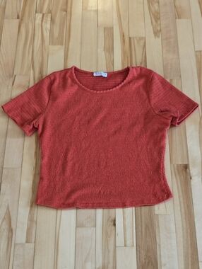 Paper Crane Medium Women's Short Sleeve Red Textured Knit Top